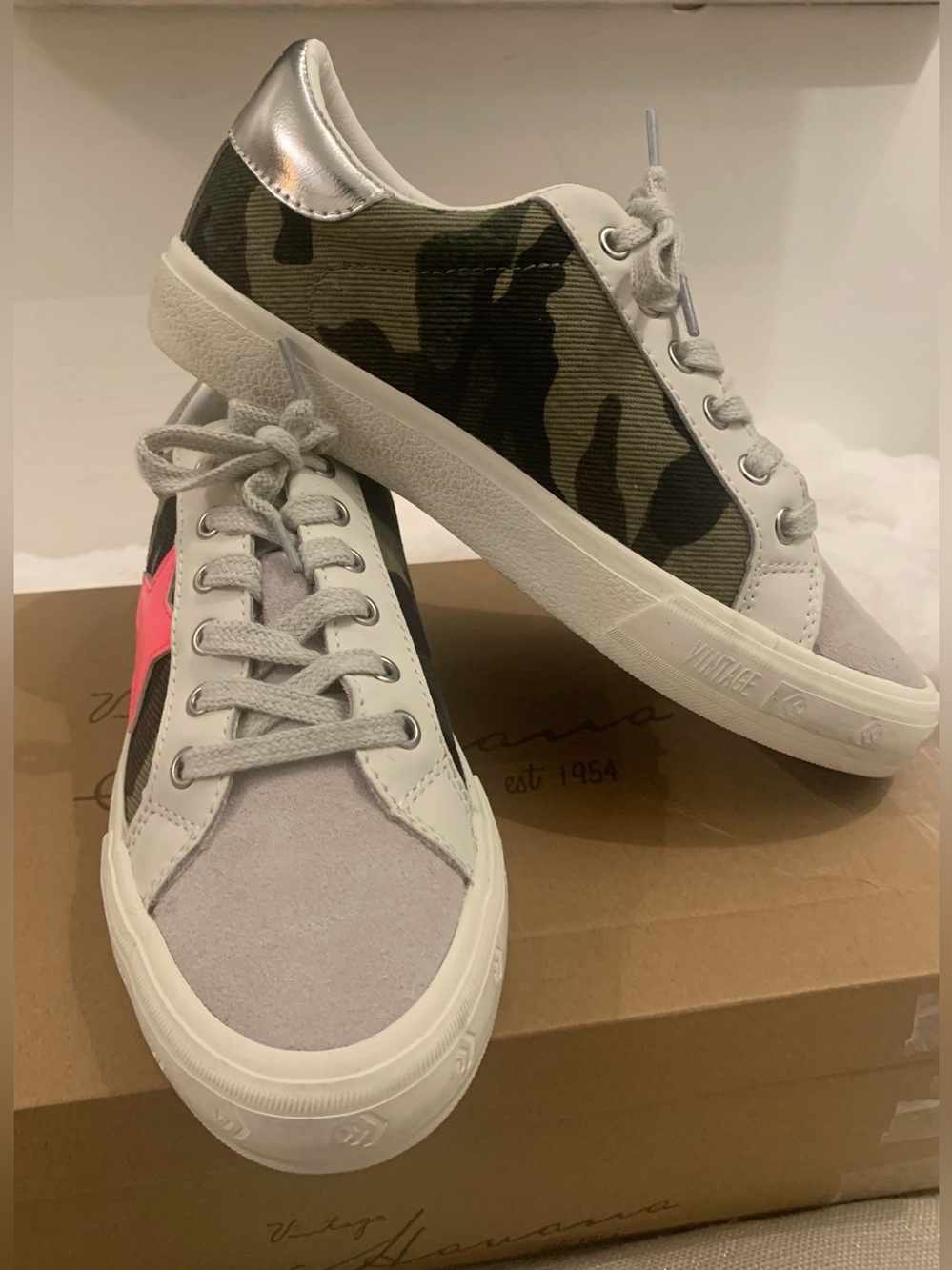 Vintage Havana Dorit Green Camouflage Print Sneakers•NIB/NWT• Size 5 1/2